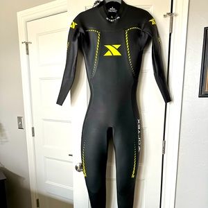 Men’s Xterra full wet suit, size medium, worn one time for 30 minutes